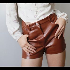 Aritzia Melina Shorts size 4